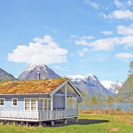 Cozy Home In Fjaerland With House A Mountain View Exterior foto
