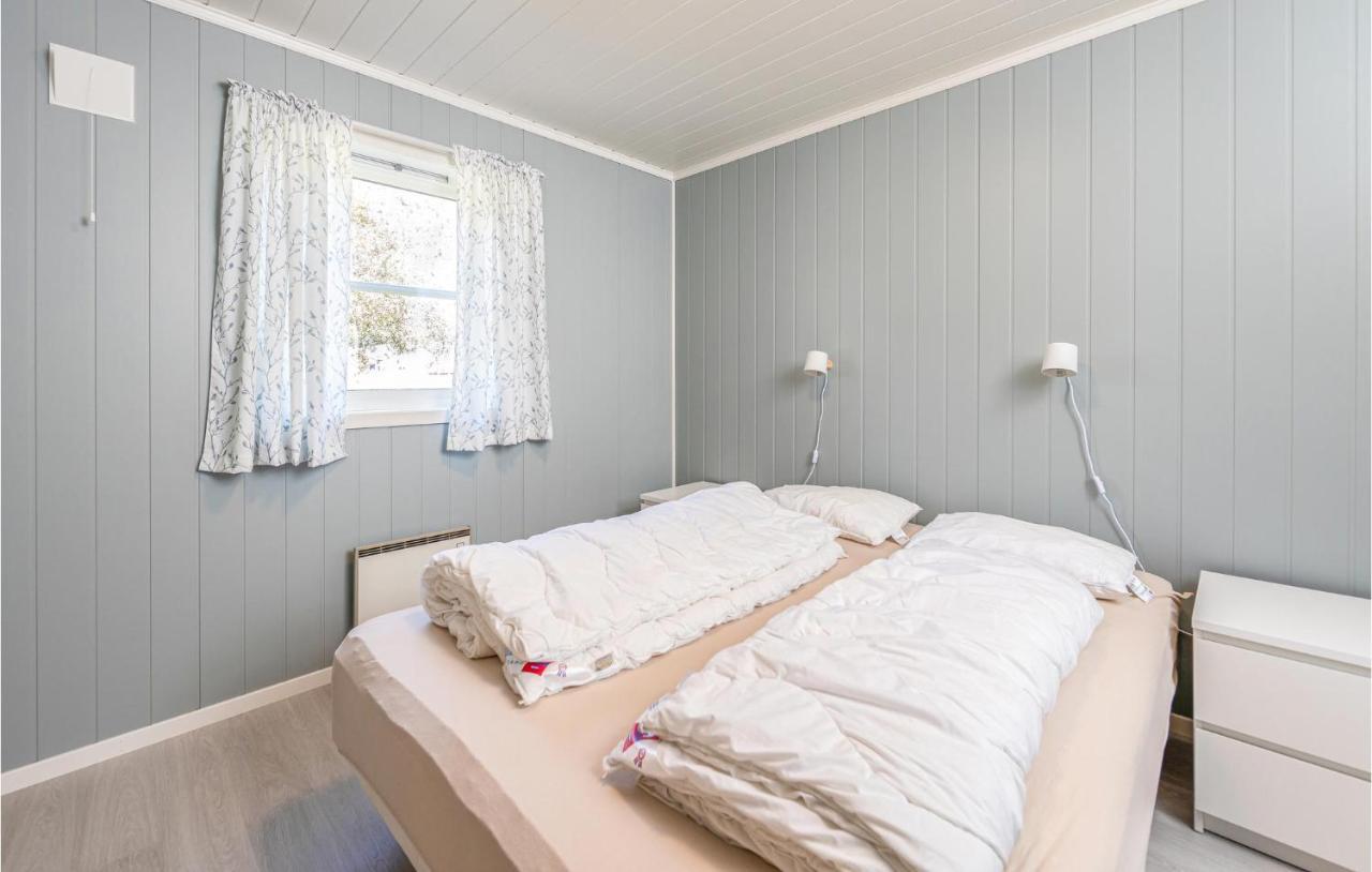 Cozy Home In Fjaerland With House A Mountain View Exterior foto